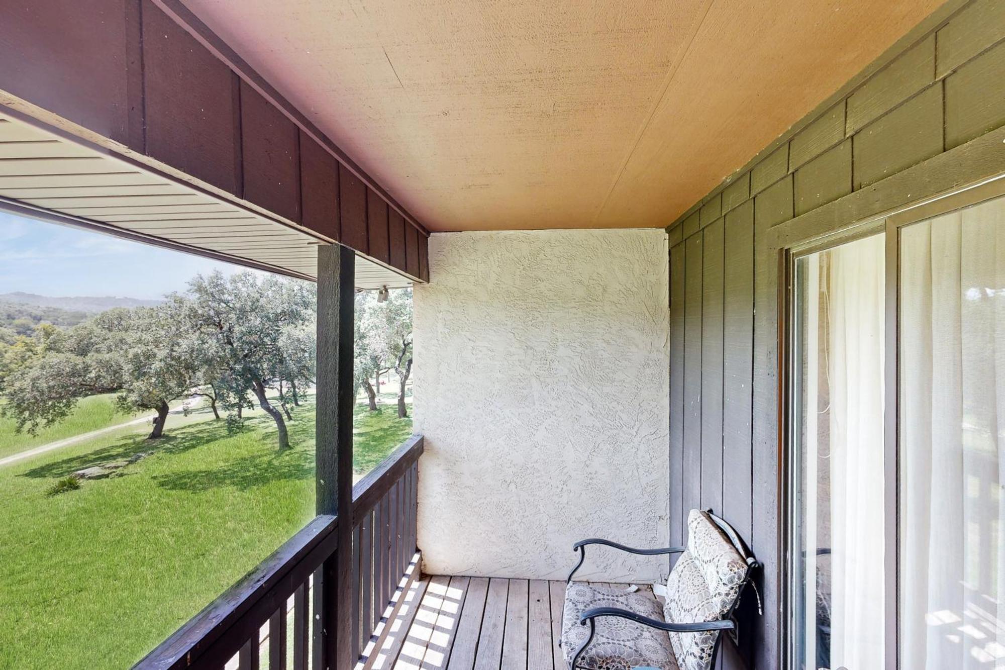 Condo On The Green Canyon Lake Exterior foto